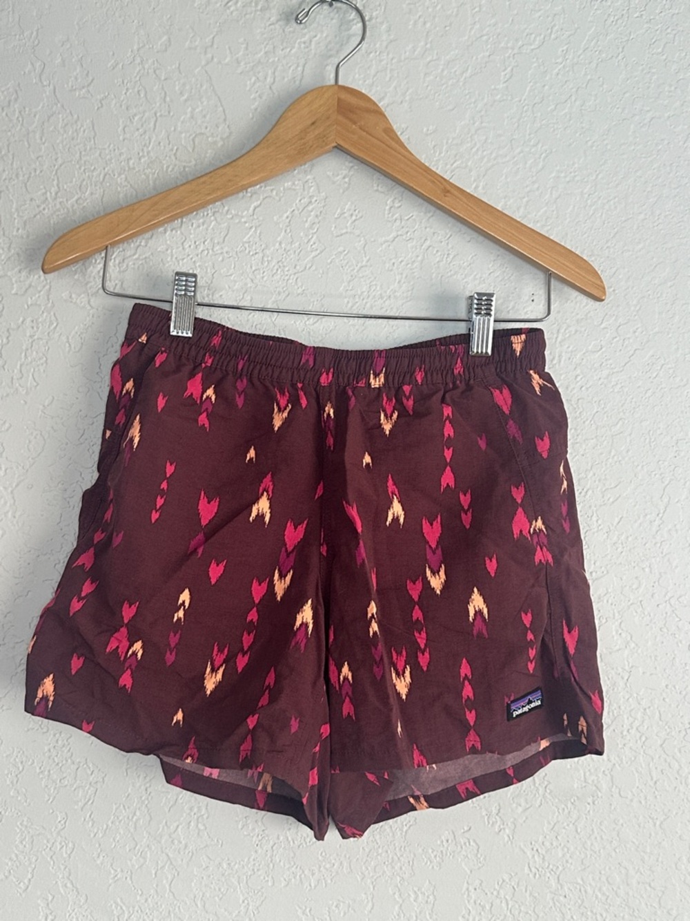 Patagonia Baggies Women's Maroon Shorts Aztec Arrow Print Pockets Summer